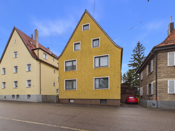 Freistehendes Wohnhaus mit kleinen Garten und Garage in zentraler Lage, 70734 Fellbach, Einfamilienhaus