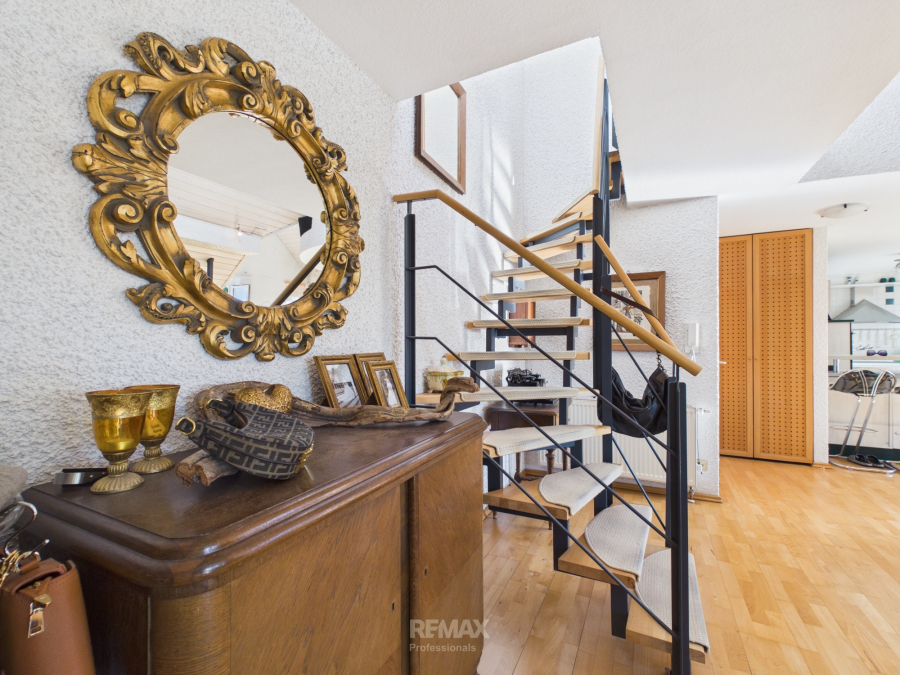 Treppe zur Galerie