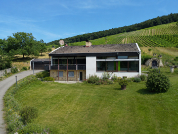 Architektenhaus mit Freifläche und traumhafter Aussicht, 71384 Weinstadt, Einfamilienhaus