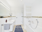 Exklusive 2-Zimmer-Penthousewohnung in Top-Lage mit großer Dachterrasse und Tiefgaragenstellplätzen - Bad