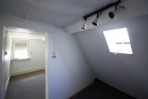 Ehemaliges bäuerliches Anwesen mit viel Potenzial - Zimmer OG