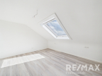 Renovierte 3-Zimmer-Dachgeschoss-Wohnung in Waiblingen-Bittenfeld - Schlafzimmer