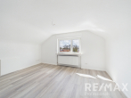 Renovierte 3-Zimmer-Dachgeschoss-Wohnung in Waiblingen-Bittenfeld - Wohnzimmer