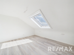 Renovierte 3-Zimmer-Dachgeschoss-Wohnung in Waiblingen-Bittenfeld - Schlafzimmer