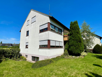 Gepflegtes Dreifamilienhaus in Welzheim zu verkaufen, 73642 Welzheim, Mehrfamilienhaus