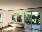 Zweigenerationenhaus mit Garten und Garage. - Wohnbereich Terrassenzugang